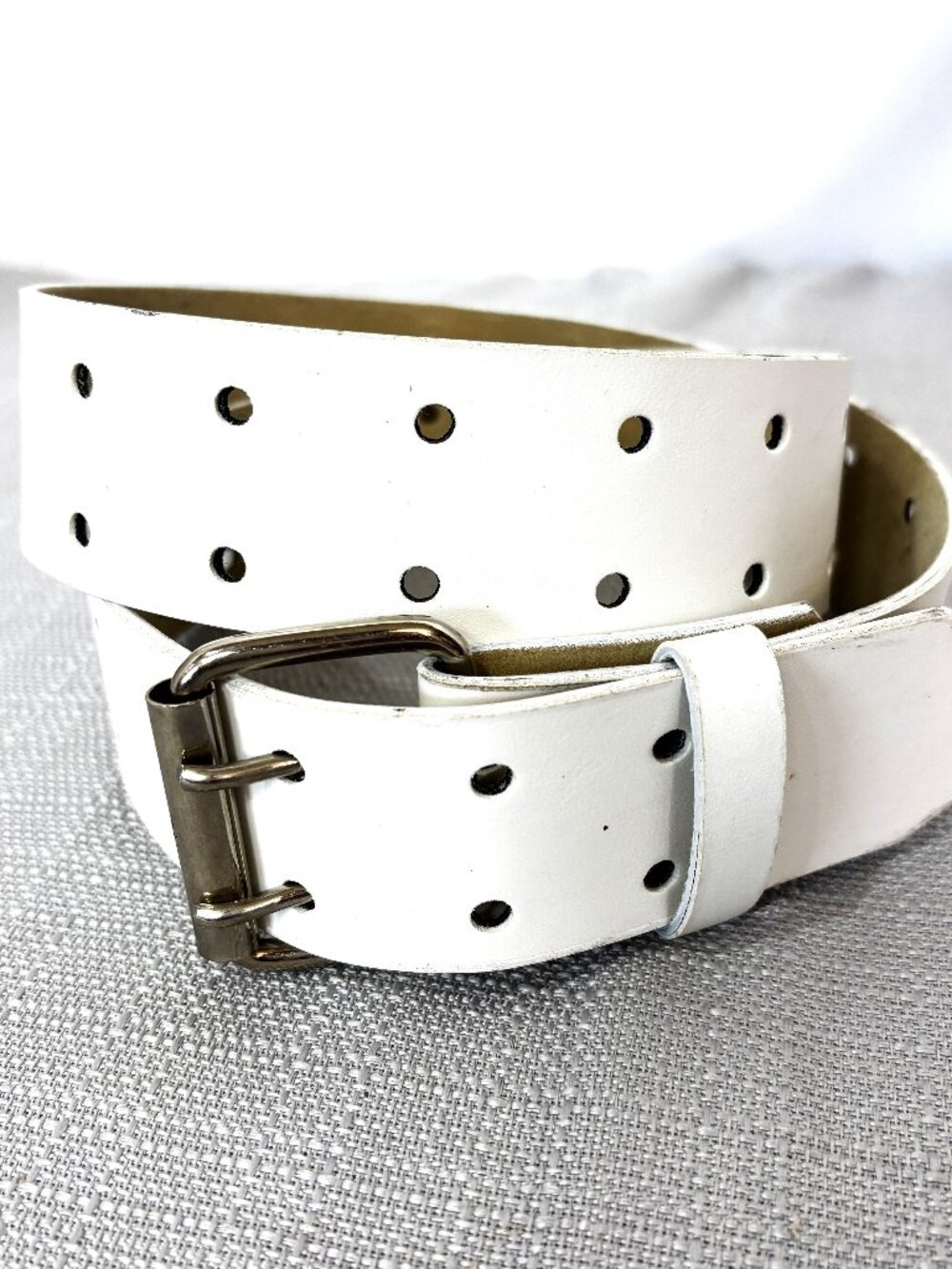 Vintage 90’s White Leather Belt with double rows of holes NWOT